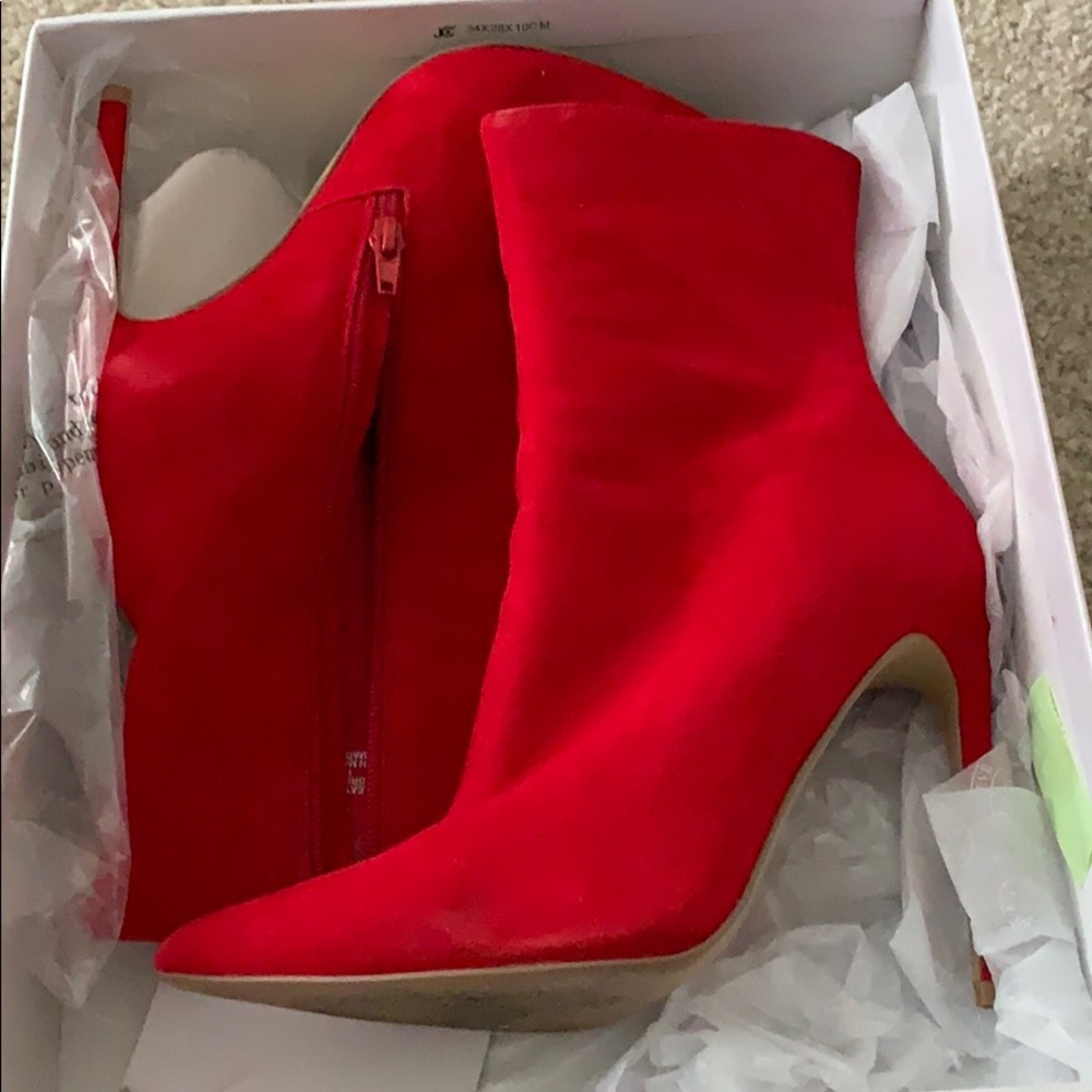 Steve Madden red Ankle